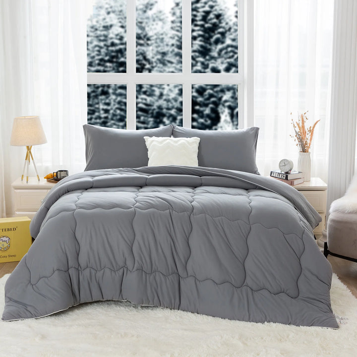 Nice Reversible Ultra-Soft King Size Comforter Set - Cozy Down Alternative Quilt with 2 Pillow Shams