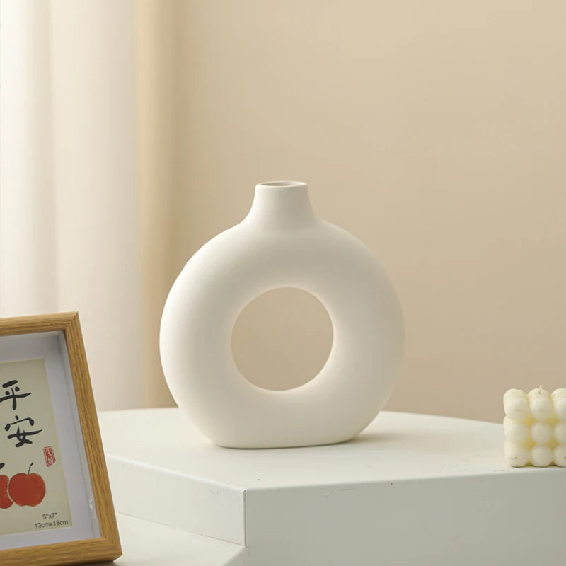 Imitation Ceramic Pure White Donut Vase