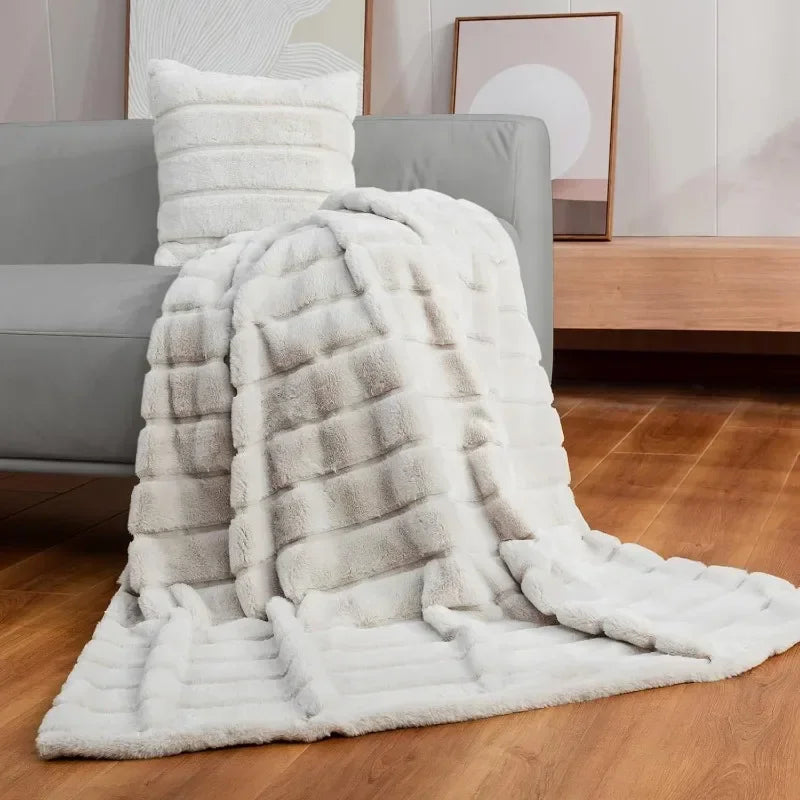 Faux Fur Throw Blanket for Couch, Soft Plush Winter Blanket, Beige 50*60 Inches